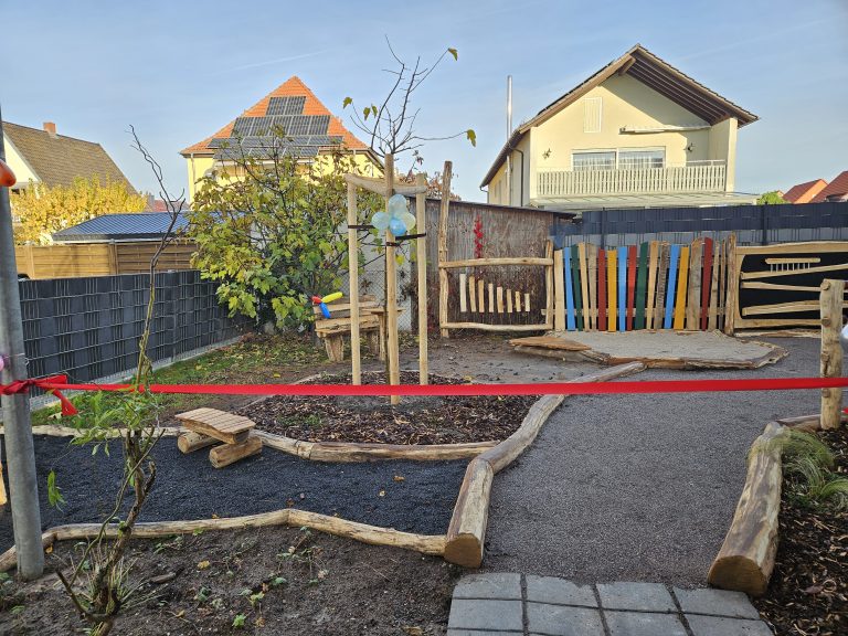 Blick über die Spielgeräte